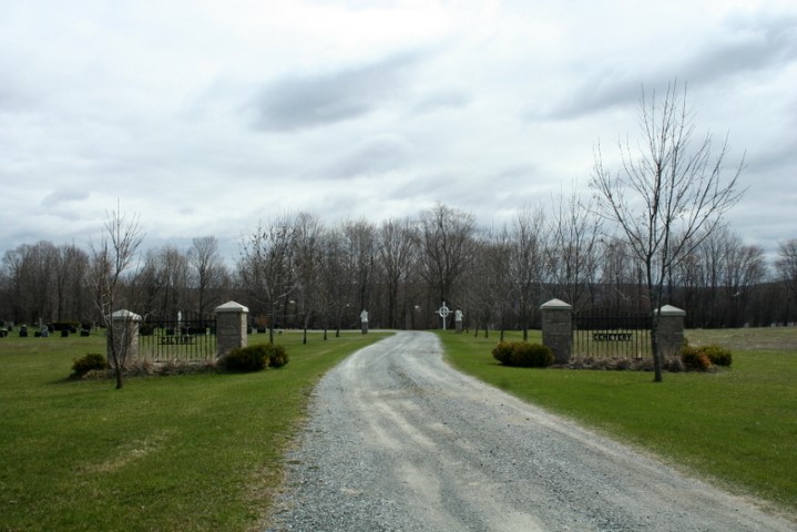 Calvary Catholic Cemetery 